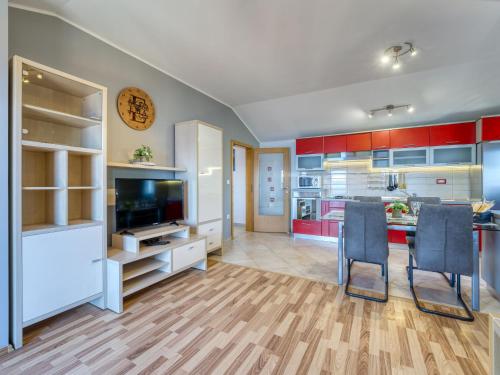 Apartment Ema-2 by Interhome in 洛夫蘭