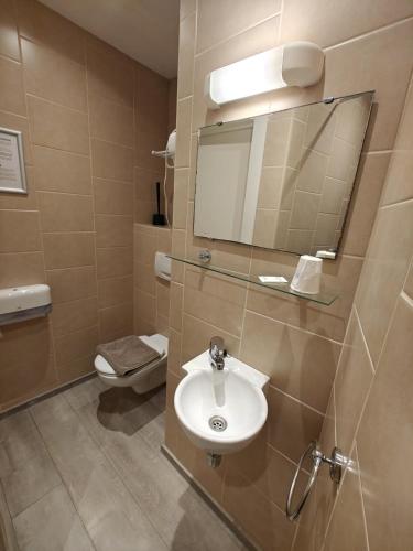 Hotel Tropicana - image 13