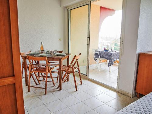 Studio Les Rives Latines-4 by Interhome in Le Bonfin
