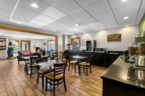 كواليتي إن داون تاون هيلين (Quality Inn Downtown Helen) in هيلين - جورجيا