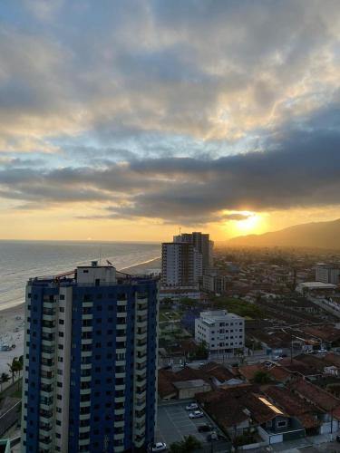 Lindo Apartamento Frente Mar in วีลาบัลเนียเรีย