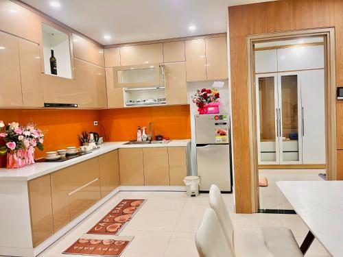 Two-Bedroom Apartment with Pool View image 7