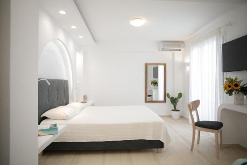 Margo Studios Room Type - Deluxe Double Room