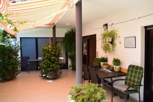 Rooms Vila Mautner – Vodice, VA