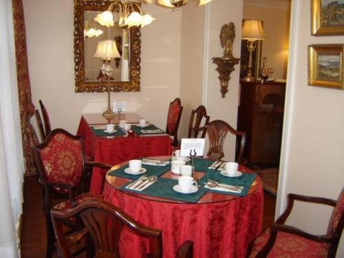 Hotel Phoenix - image 2