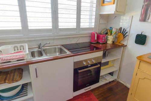 U1 - Quaint 1 Bedroom Unit, Wanda Beach in Cronulla