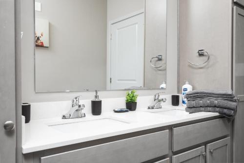 Luxe Escape Near DT Indy Luxe Escape Near DT Indy