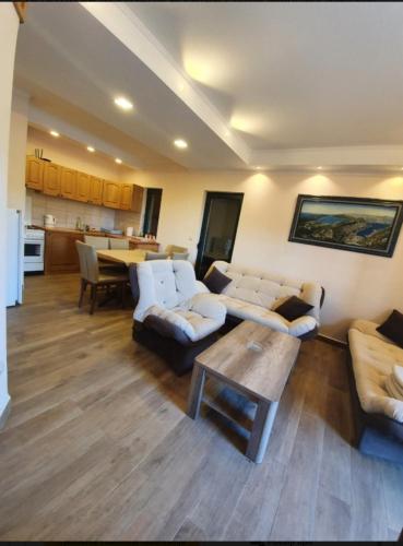 Apartmani Marinero in มิริสตา