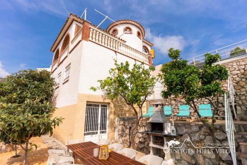 Charming Spanish Villa private pool / Sea views in กินต์ มาร์