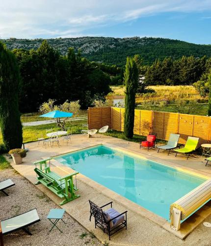 Villa Provençale avec Jardin et Piscine Privée à Beaumes-de-Venise Villa Provençale avec Jardin et Piscine Privée à Beaumes-de-Venise