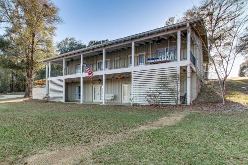 Tranquil Gantt Lake Home with Deck and Patio! in Andalusia (AL)
