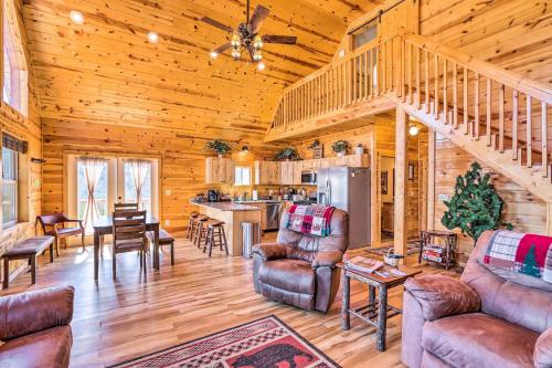 Cozy Murphy Cabin Rental with Mountain Views! in Murphy, USA