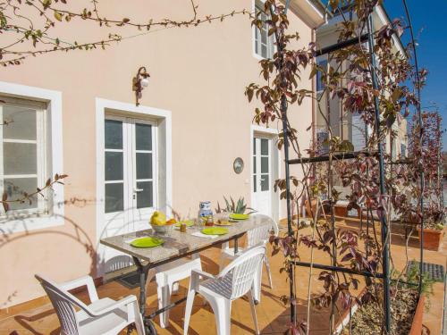 Apartment Azalea by Interhome