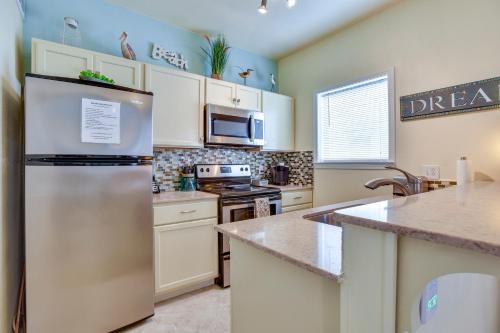 Padre Island Condo with Pool Access - Walk to Beach! in Corpus Christi, USA