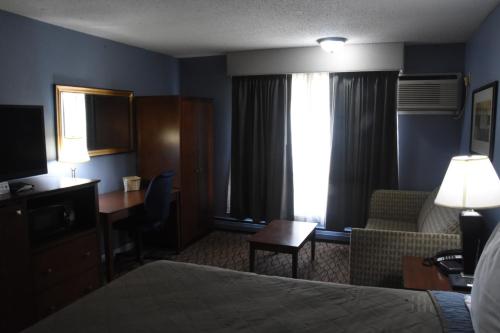 Timber Motel - image 14