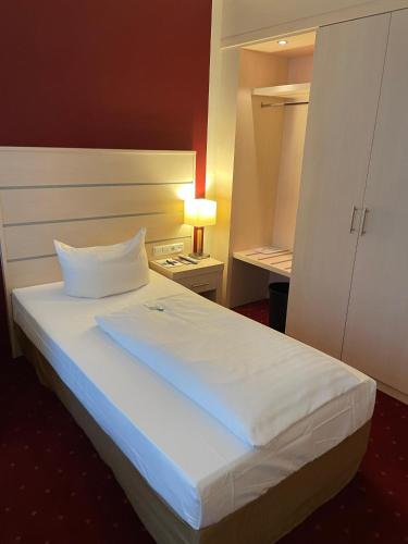 1 twin bed