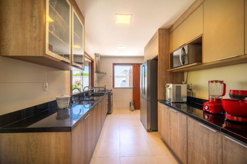 주방, Bz85 Linda e confortável casa c/ Piscina, 200 m da praia! (Bz85 Linda e confortavel casa c/ Piscina, 200 m da praia!) in 빌라 루이자