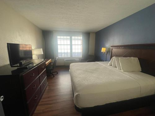 Queen Room with Two Queen Beds - Smoking