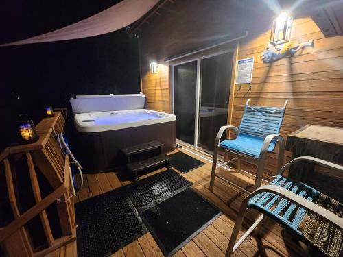 Tropical Treehouse In Paradise St Thomas in Nazareth