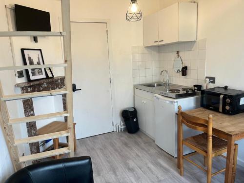 European District Hostel 5