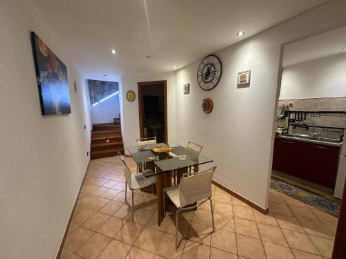 One-Bedroom Apartment image 9
