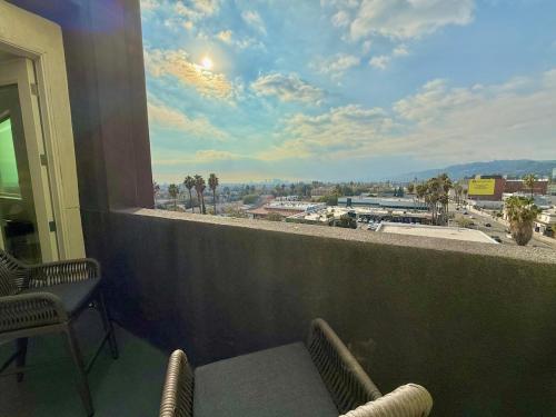 Top Floor Hollywood 1BR Condo with Views, Los Ángeles (foto 10)