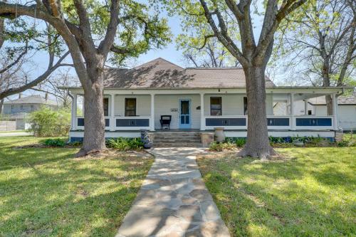 Charming Georgetown Home - Walk to Downtown! in Georgetown, USA