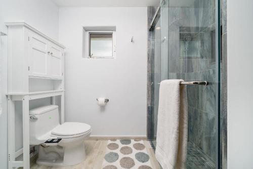 Sky Ridge Retreat - Lux Hilltop Escape - Pool & Spa