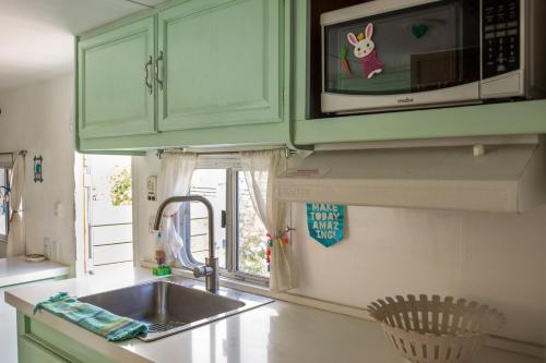 Beach cozy fresh vibes RV in El Sauzal