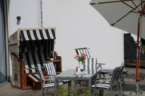 Ostsee - Reetdachhaus Nr 9 "Emma" im Strand Resort in Heiligenhafen