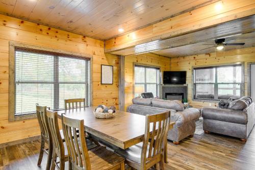 Peaceful Sevierville Retreat with Private Hot Tub! in Sevierville, USA