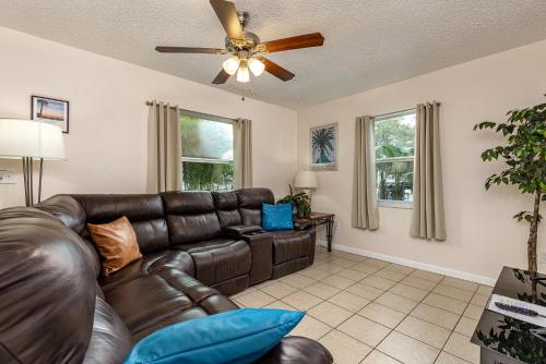 Suites of Tarpon Springs! detail