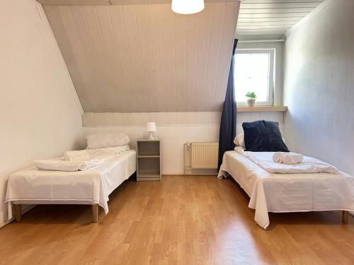 Praktisches 5-Zimmer Apartment mit 9 Einzelbetten & Schlafsofa in Hamburg-Harburg, Hamburk (fotografie 2)