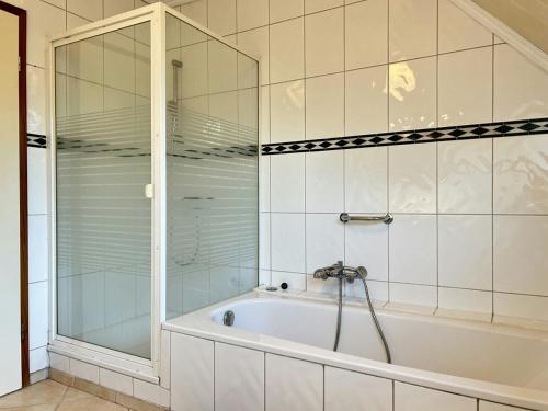 Praktisches 5-Zimmer Apartment mit 9 Einzelbetten & Schlafsofa in Hamburg-Harburg, Hamburk (fotografie 9)
