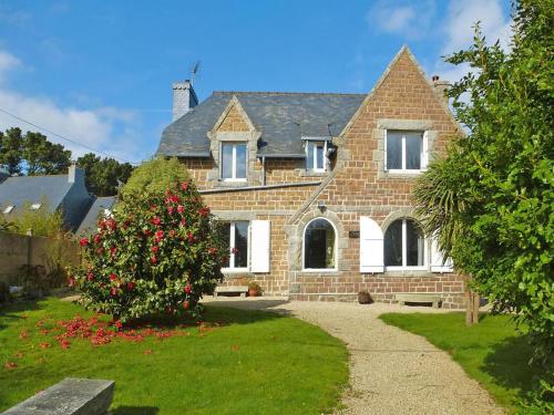 Stone House Pleumeur-Bodou near Pink Beaches