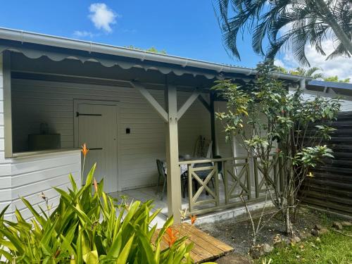 Facilities, Baz creole in Bas Vent