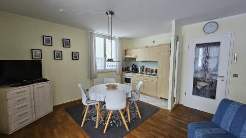 Ferienwohnung Wanderfalke mit Müritzblick in Waren Müritz, Deutschland
