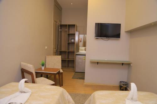 Holy Sheet Hostel Room Type - Twin Room with Private Bathroom