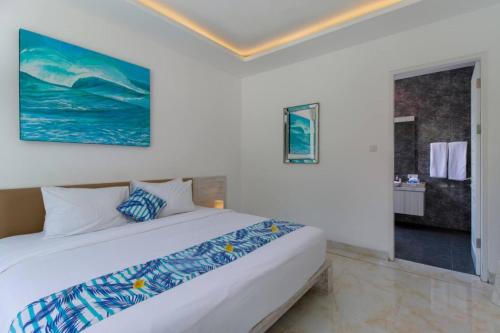 Three-Bedroom Villa image 10