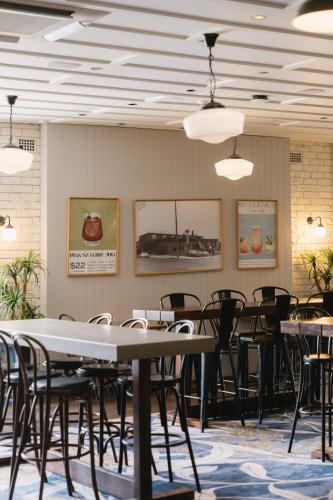 Restaurant, Hornsby Inn in Upper North Shore