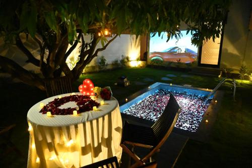 Swimming pool, Aura Farms - Private Pool Cottages in Kumbalgodu