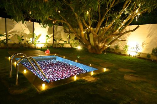 Aura Farms - Private Pool Cottages in Kumbalgodu