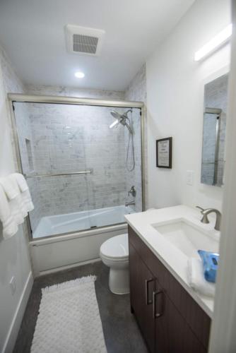 2 Bedroom Getaway Near Downtown near Ballard Locks