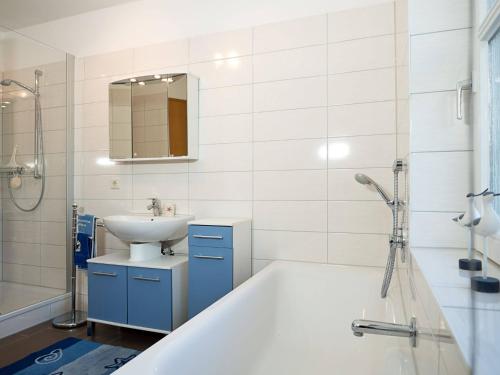 Apartment image 3