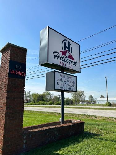 Hillcrest Motel by Oyo Aurora near Lawrenceburg - 출입구