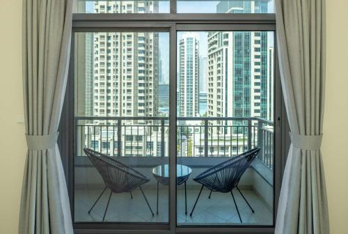 Silkhaus spacious studio in Downtown Claren tower - image 4