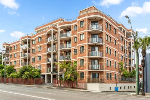 Classy 2-bed Apartment by Prince Alfred Park - image 2
