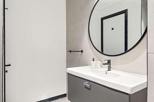 Silkhaus Vacation Homes Highfloor 1BDR in 15 Northside Tower - image 5