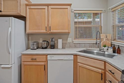 Beaumont - image 11
