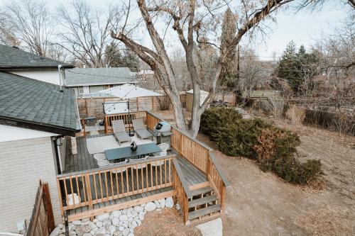 Serene Retreat W Hot Tub & Fenced Yard in Centennial (Colorado)